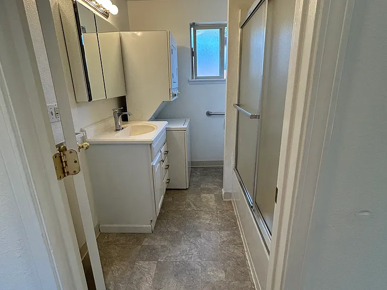 455 NW Fenton St — Photo 5