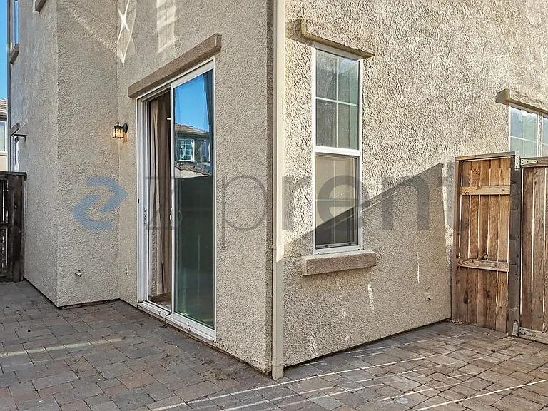 8464 Roseto Rd — Photo 46