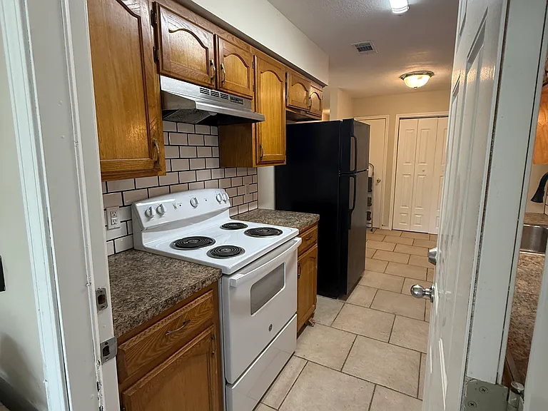 2611 Louisville St #2611 — Photo 11
