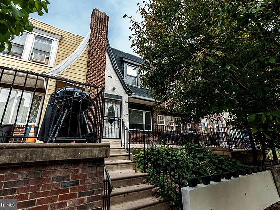 3rd image of 1833 Plymouth St