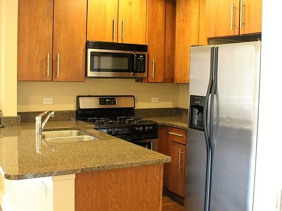 4th image of 4228 N Whipple St