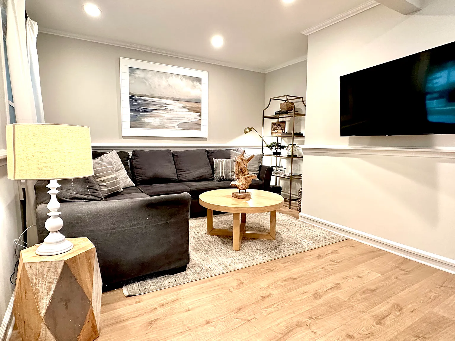 3 bed, 1600 sqft, $2,200 — Photo 2