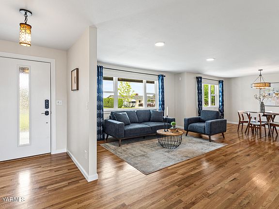 5th image of 208 N 70th Ave