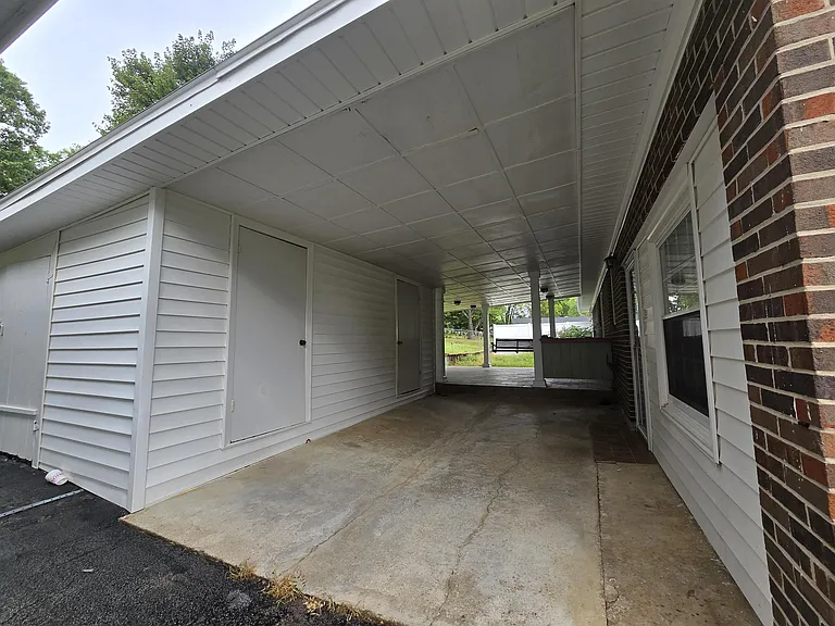 208 Caldwell Dr — Photo 12