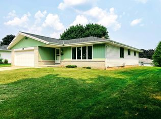 727 S 31st St, Manitowoc, WI 54220
