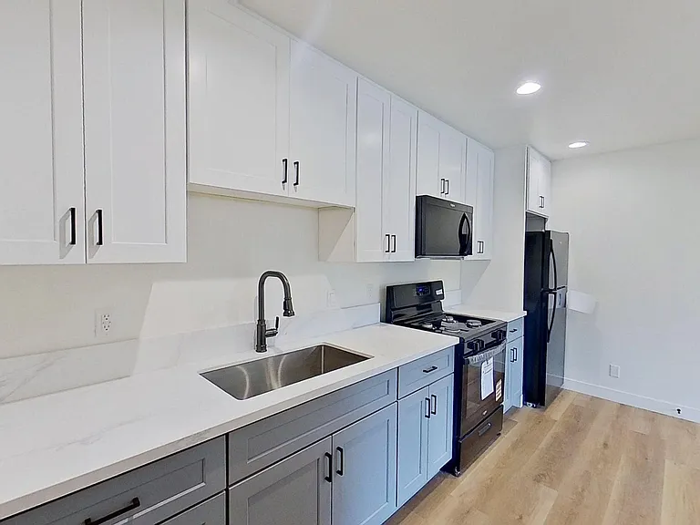 829 N Garfield St — Photo 119