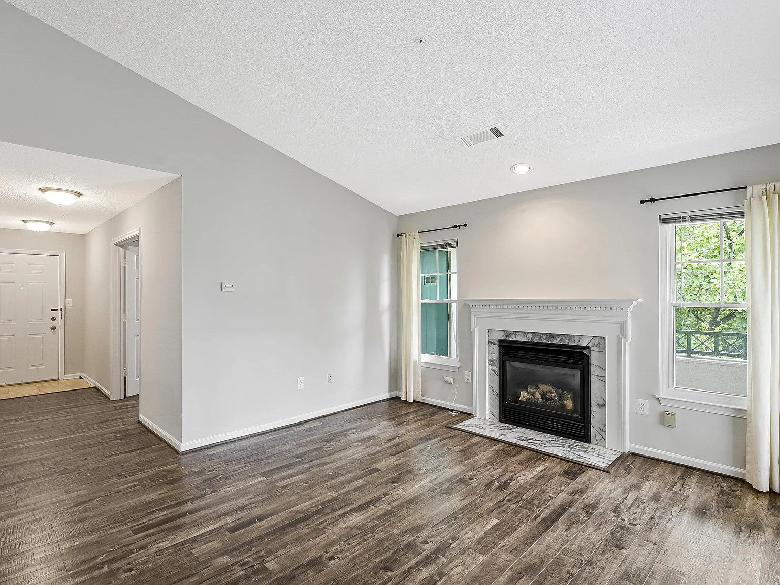Oak Park — Photo 3