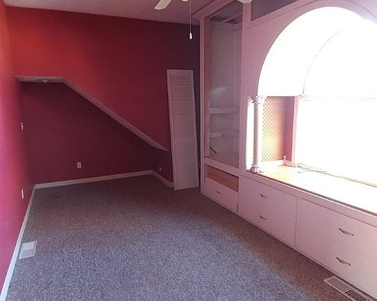 4th image of 204 Blaine St
