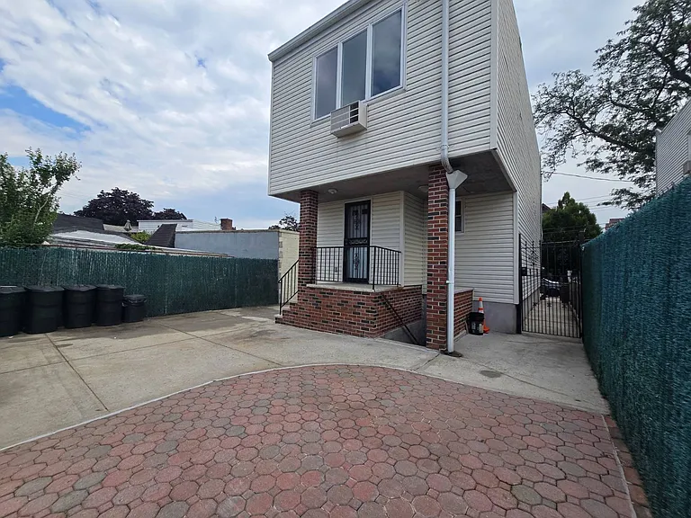 72-29 66th Rd #WHOLE HOUSE — Photo 25
