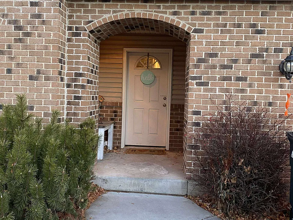 115 S Robison Dr