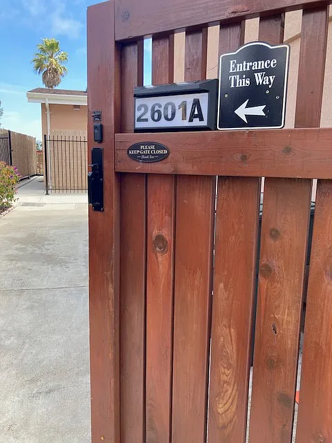 2 bed, 740 sqft, $3,995 — Photo 3