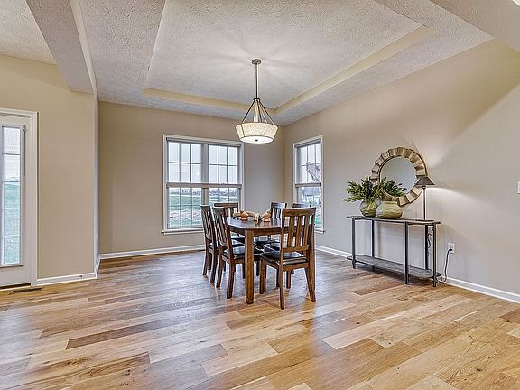 4th image of 1098 Chapelhill Dr #332