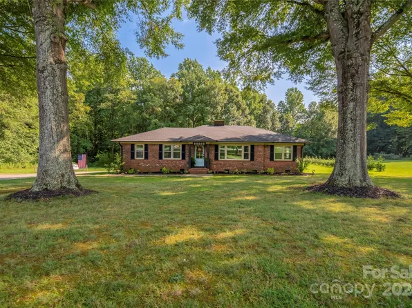 13002 Mayes Rd, Huntersville, NC 28078