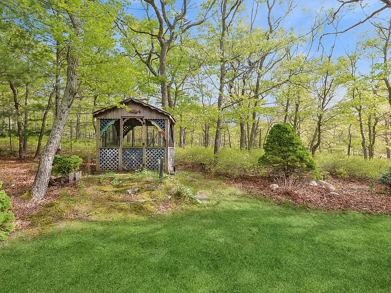 2 Red Creek Cir — Photo 9