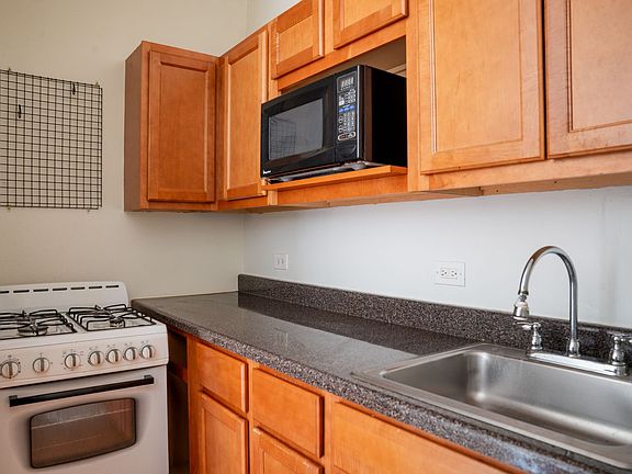 5th image of 4615 N Malden St #3J