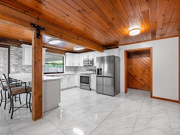 4th image of 965 NW Bayshore Boulevard