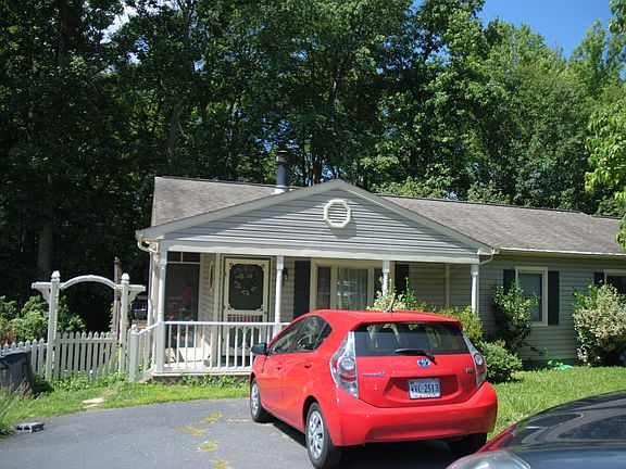 4th image of 3 Roanoke Ct