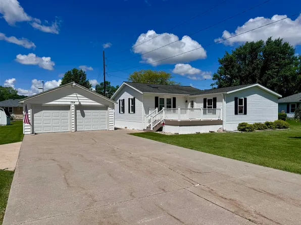1704 Mills St, Black Earth, WI 53515