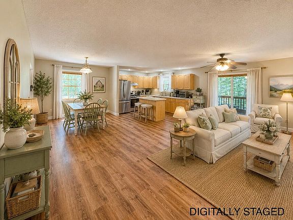 5th image of 557 Grayce Ln