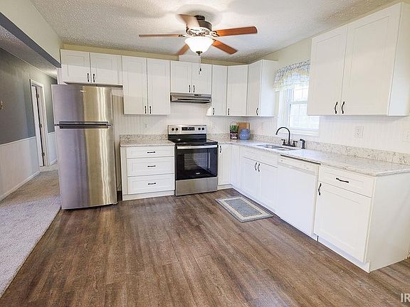4th image of 340 Carol Ave