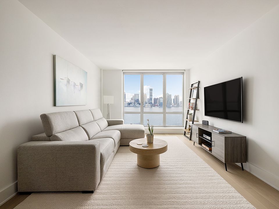 1st image of 20 River Ter APT 10G
