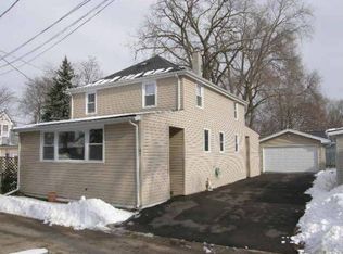 87 Lake Ln, Fox Lake, IL 60020