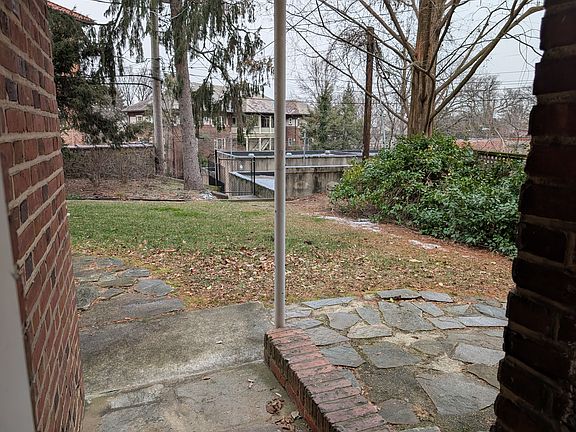 Terrace entrance to rear yard