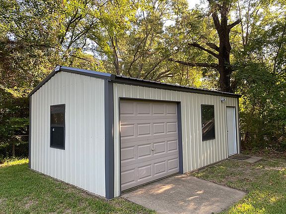 Storage building