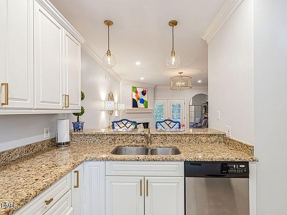 3rd image of 1406 Governors Ct