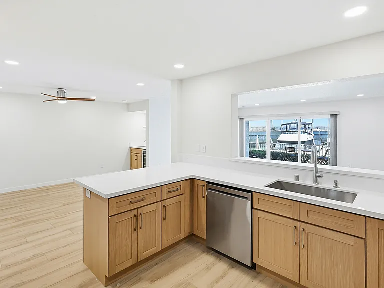 Kitchen & Dining room