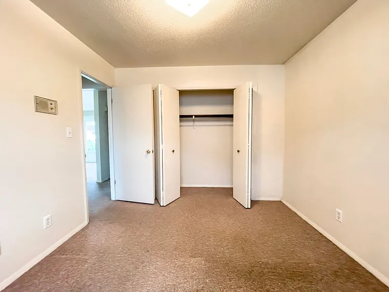 Hollyglen Apartments - Your Next Home in the Heart of Yorktown Schools — Photo 20
