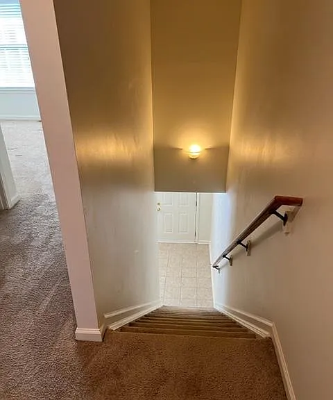 717 Ellison Ct — Photo 4