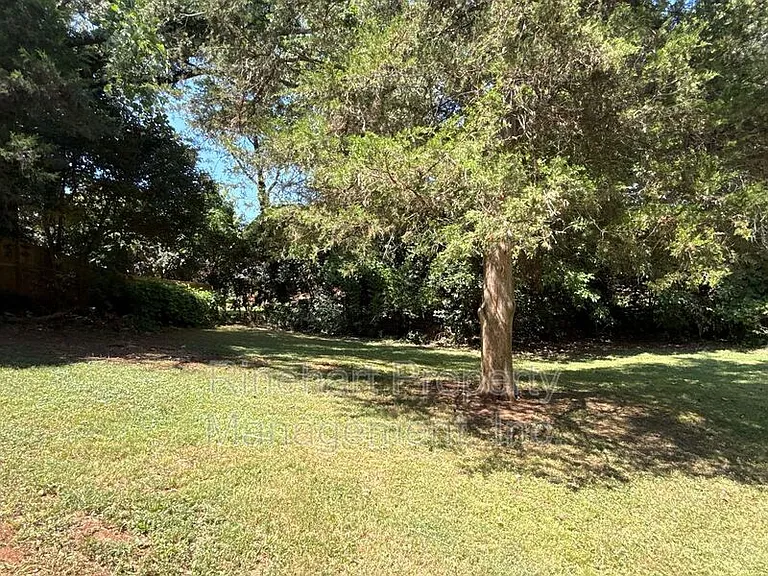 645 Greenbriar Ave — Photo 24