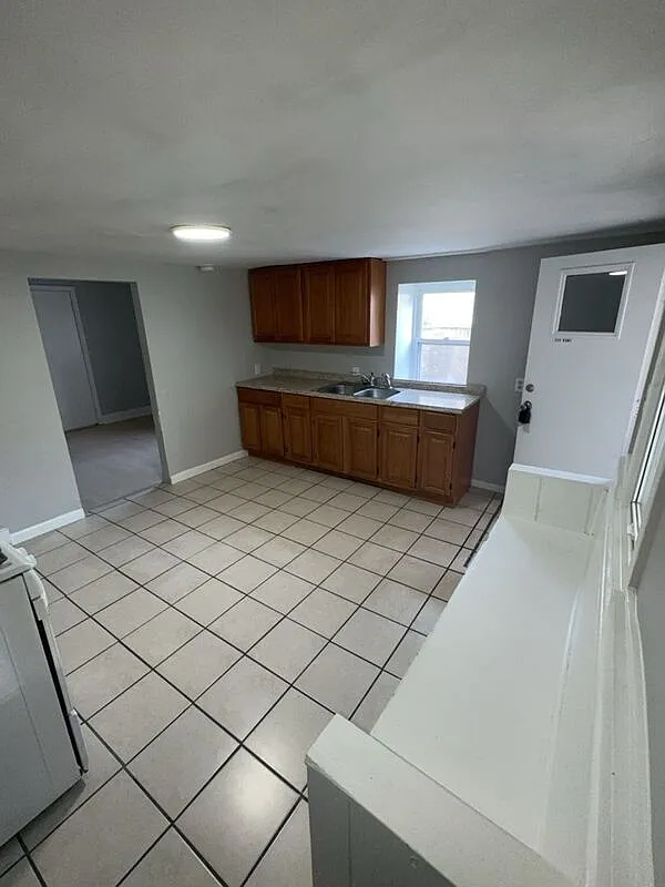 1 bed, 1.0 bath, 500 sqft, $850 — Photo 1