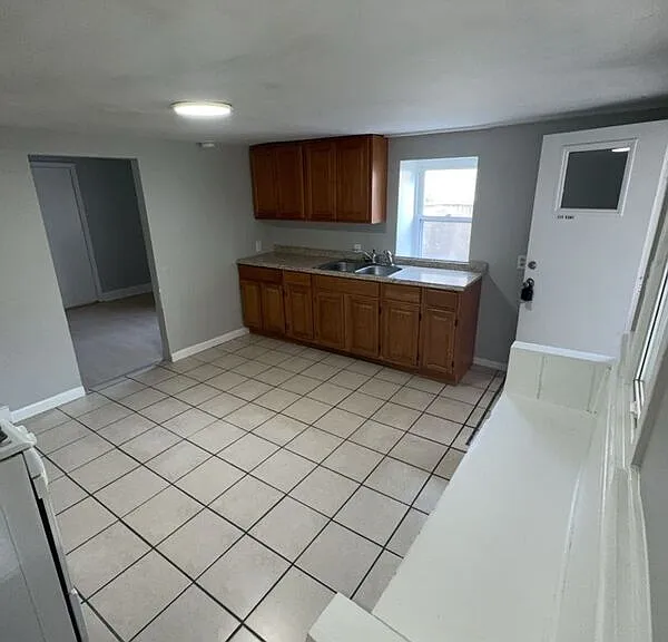 534 Cherry St E — Photo 1