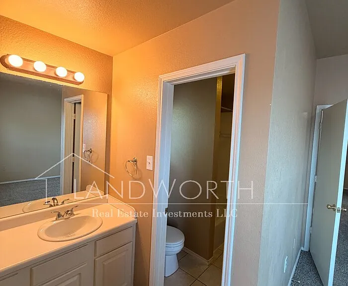 241 Rentz Place Cir — Photo 12
