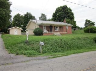 1391 Sugar Hollow Dr, Bristol, TN 37620