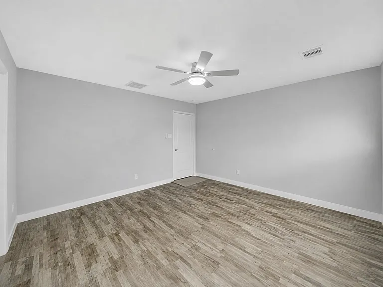 4732 Carmen St #B — Photo 23