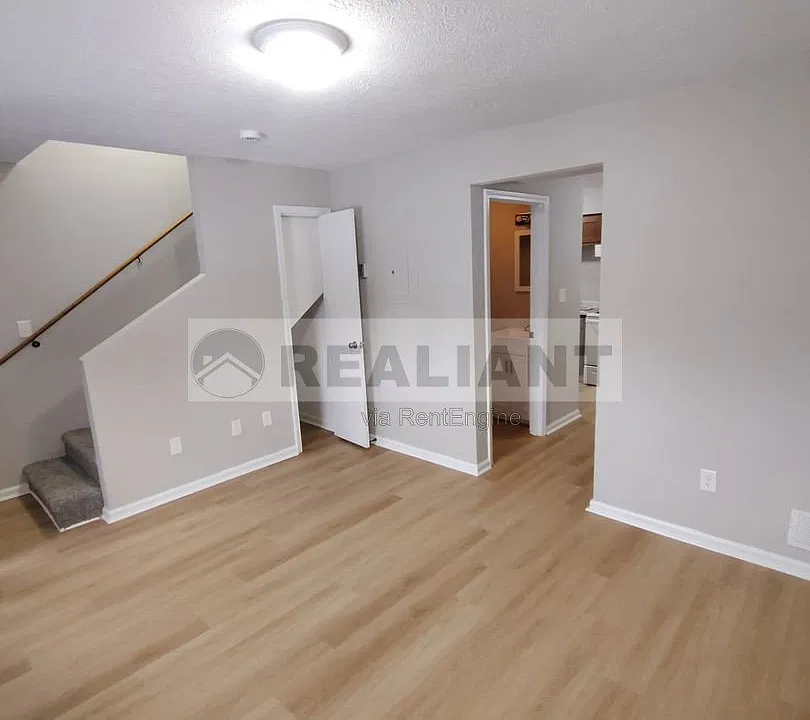 31 Hurley St #13