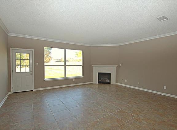 4th image of 2200 Wellington Ln