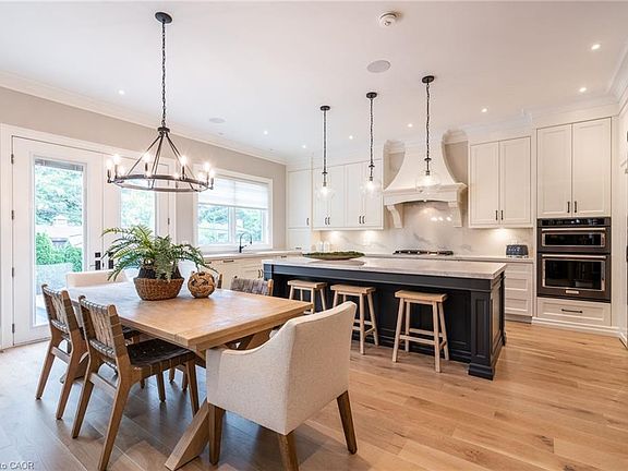 3rd image of 385 Pine Cove Rd