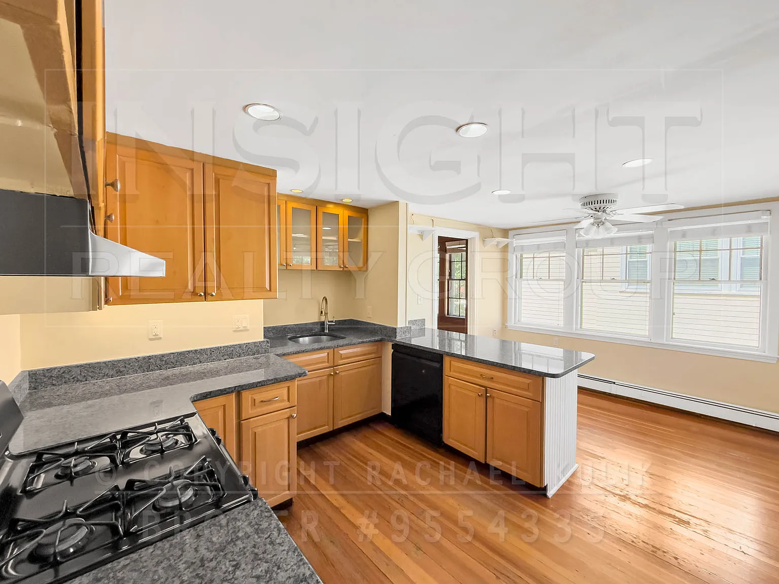 3 bed, 1.5 bath, $4,350 — Photo 3