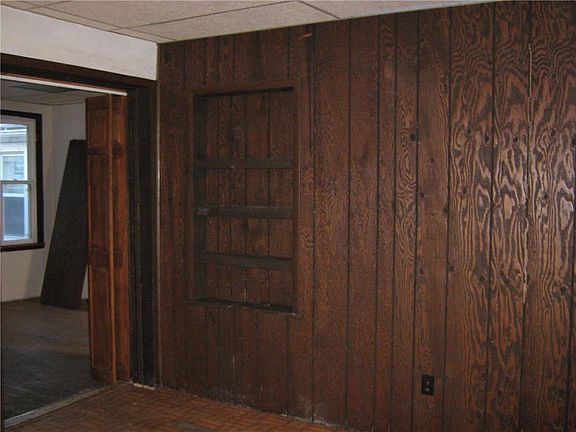 5th image of 642 Sandusky Ave