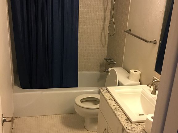 5th image of 3111 NE 51st St APT 402C