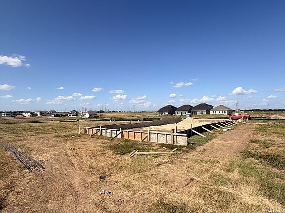 5th image of 4927 Hawkwell Lane