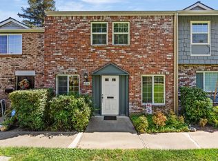 4044 Knoll Top Ct, Carmichael, CA