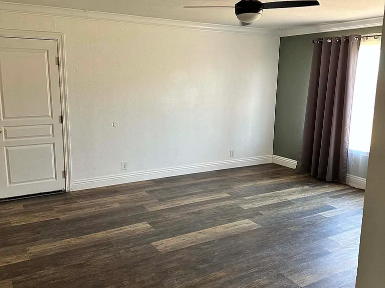 1624 Catalpa St — Photo 9
