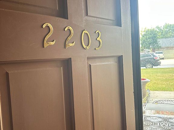2nd image of 2203 Dundee Dr SW