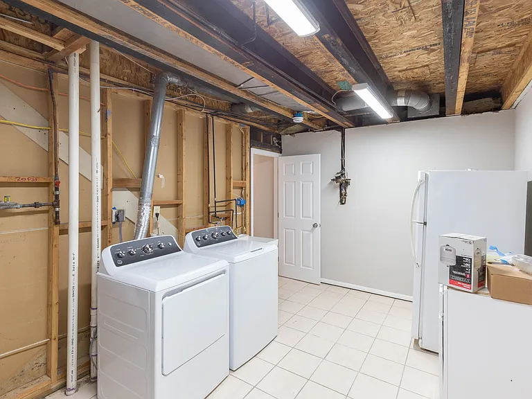 7914 Towerbell Ct — Photo 38