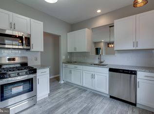 32 Spring Ln, Edgewater Park, NJ 08010